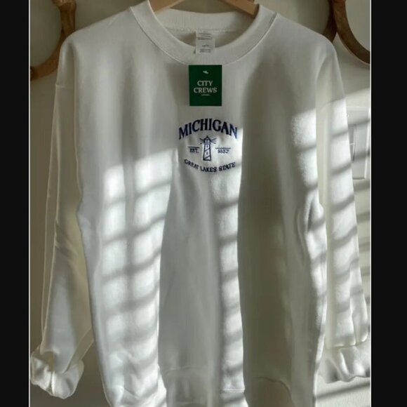 Michigan Embroidered Crew NEW white long sleeve - Picture 2 of 3